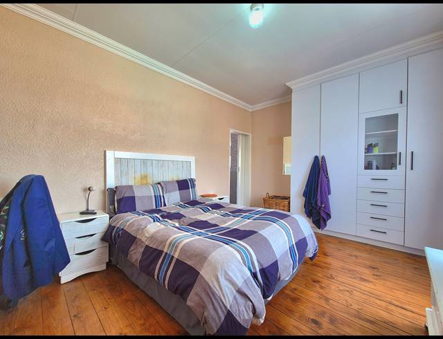 5 BEDROOM HOUSE FOR SALE IN BRENTHURST